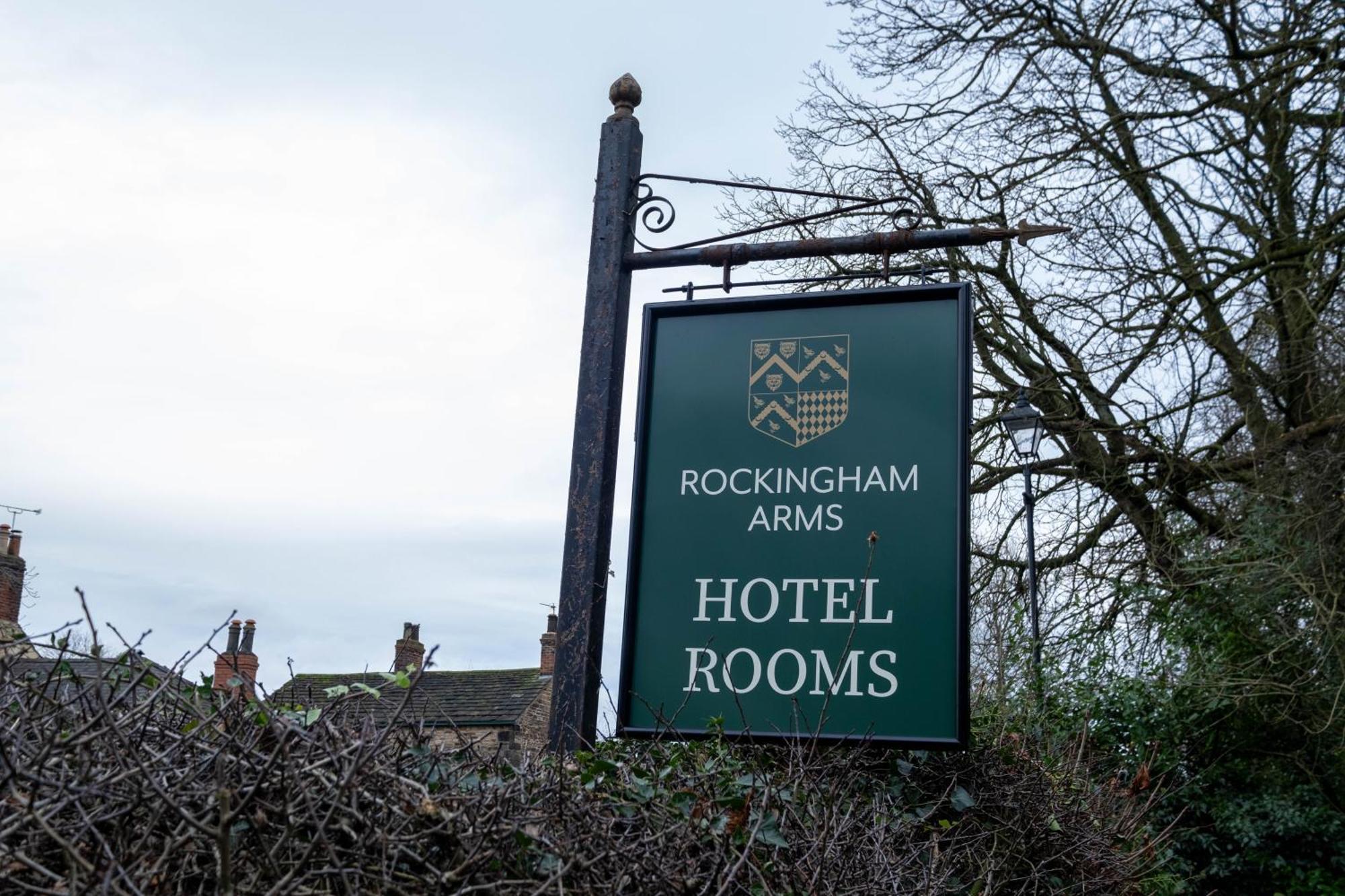 Rockingham Arms By Greene King Inns 温特沃斯 外观 照片