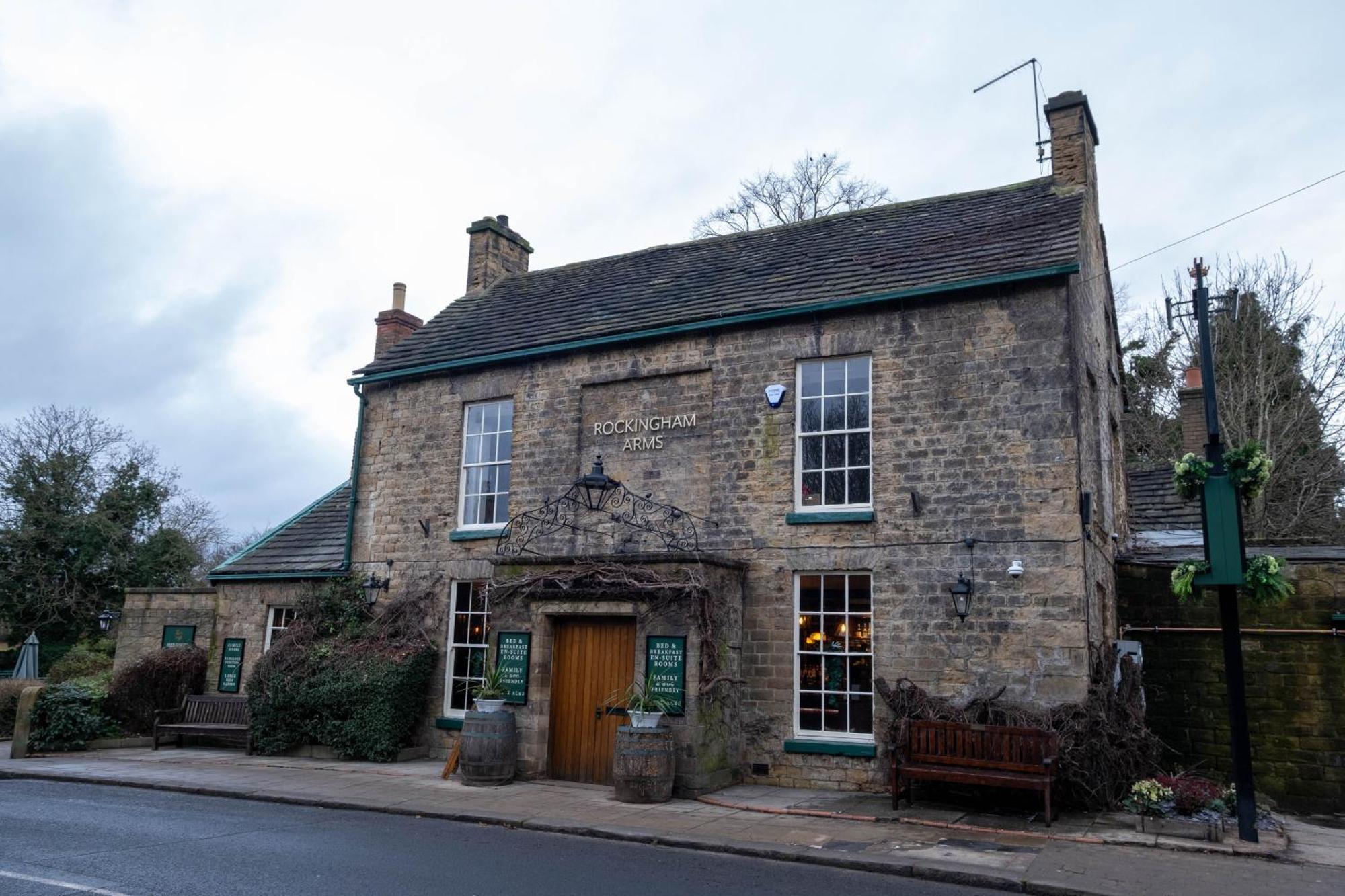 Rockingham Arms By Greene King Inns 温特沃斯 外观 照片