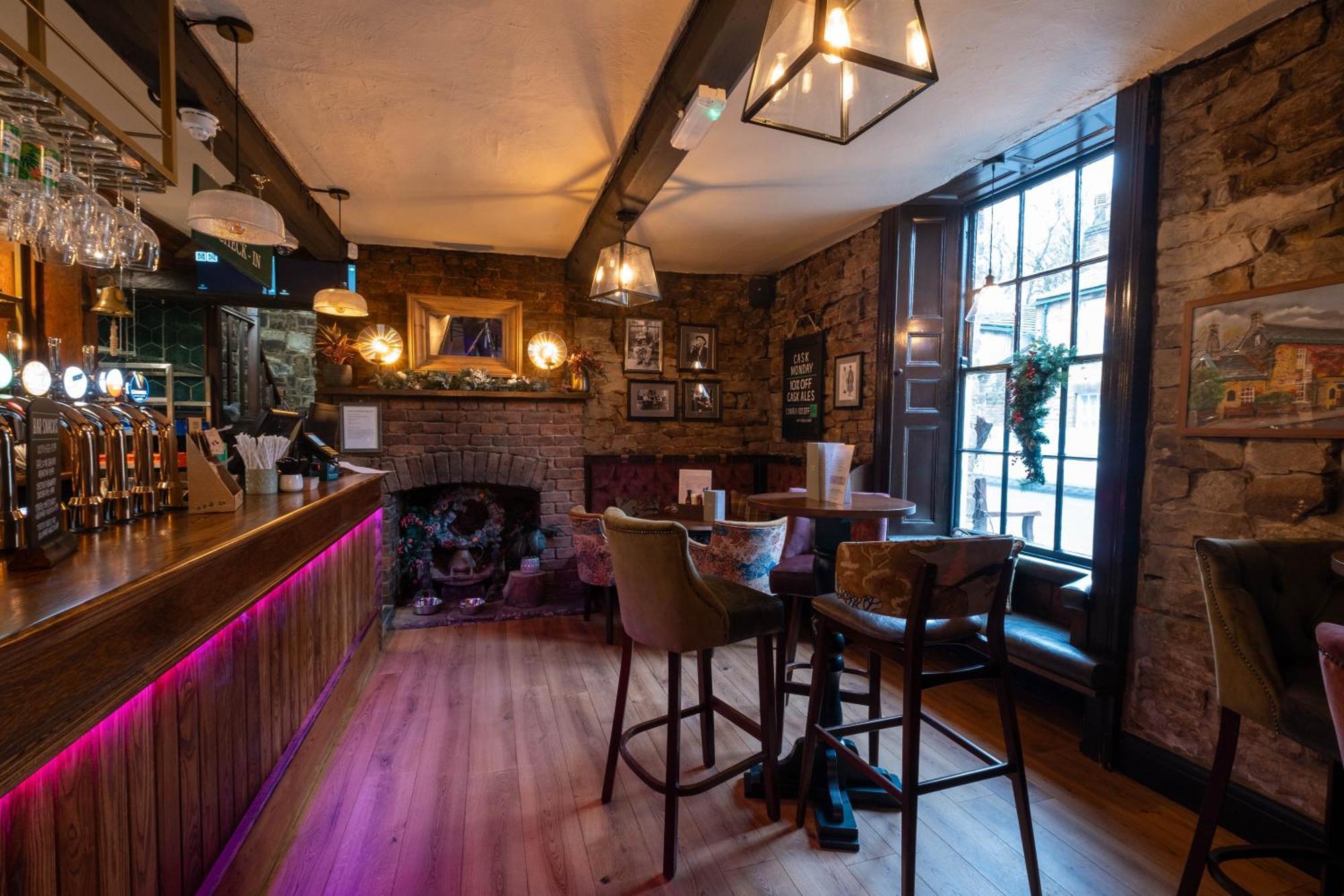 Rockingham Arms By Greene King Inns 温特沃斯 外观 照片