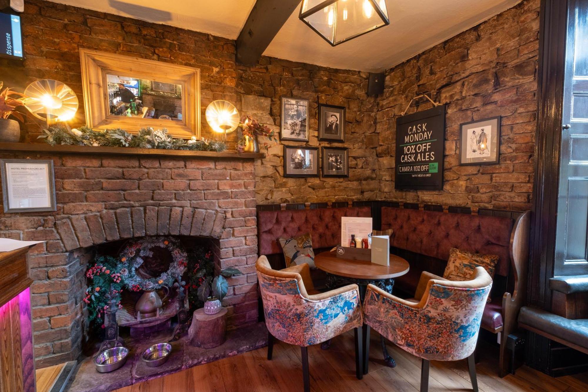 Rockingham Arms By Greene King Inns 温特沃斯 外观 照片